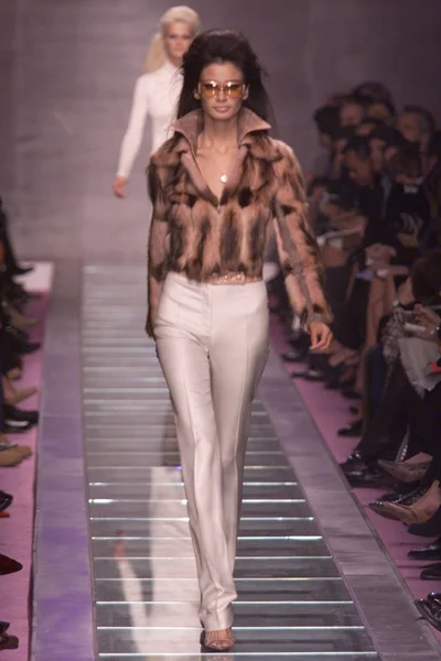 Look 2